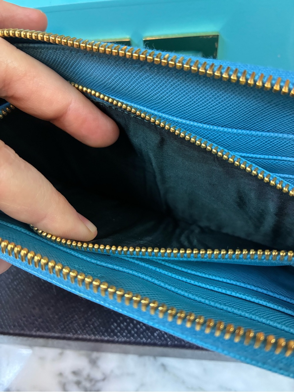 Prada Voyage Blue Saffiano Leather Zip Around Wallet - Pristine Condition - Picture 12 of 13